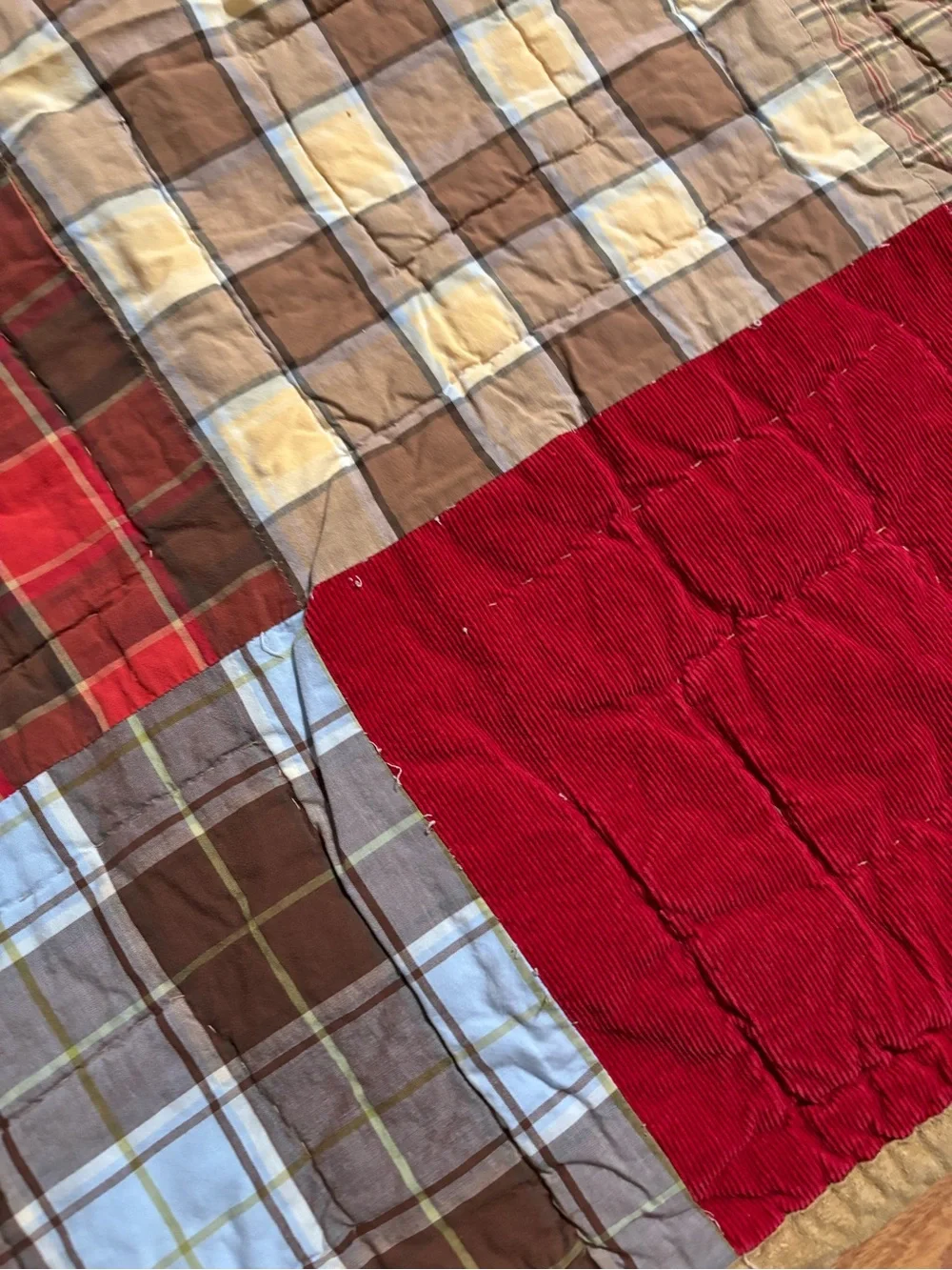 Vintage Woolrich Cream Patchwork Quilt with Brown Bears and Green Tree
